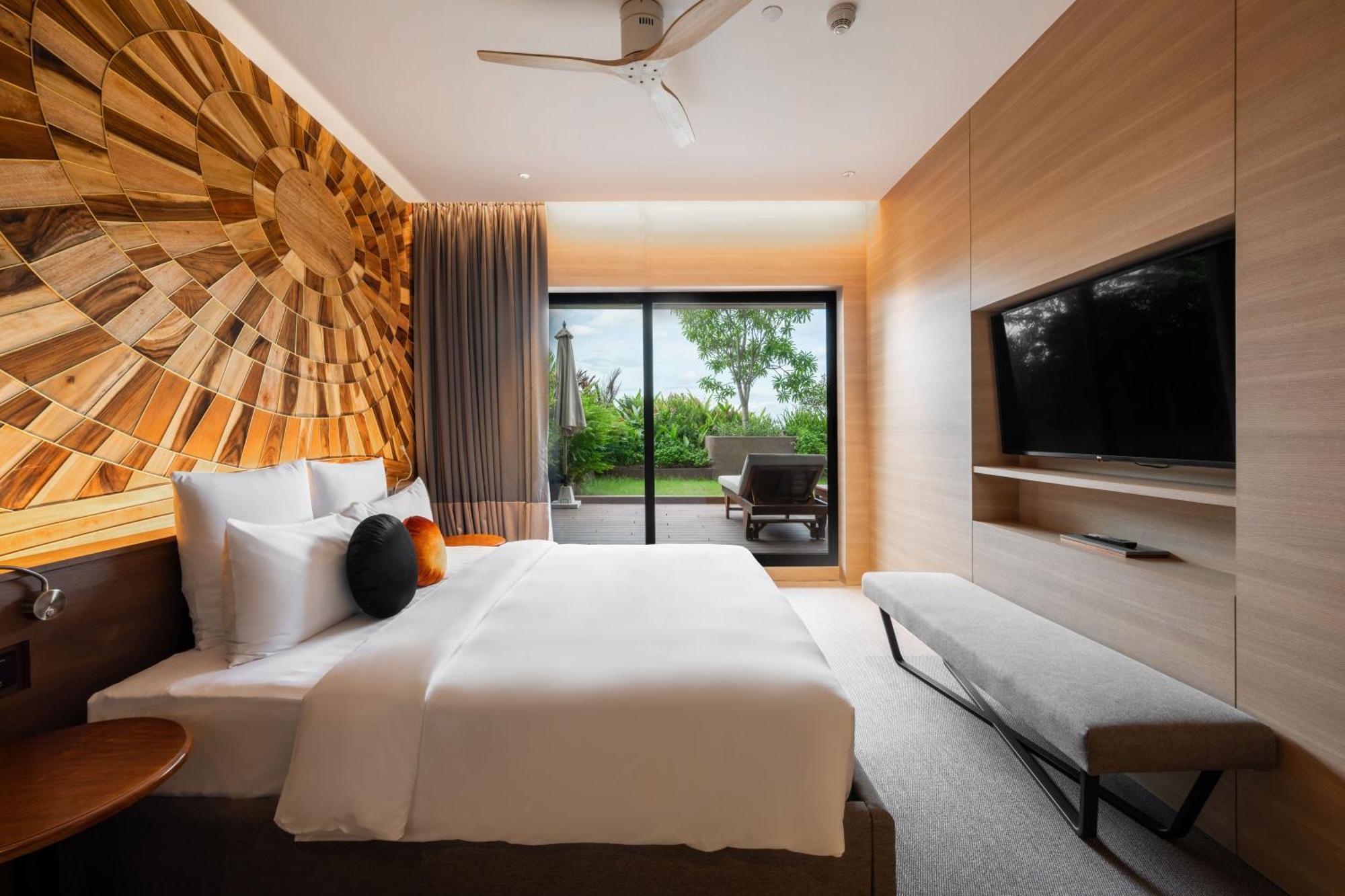 Sun & Moon, Riverside Hotel Phnom Penh Exterior foto
