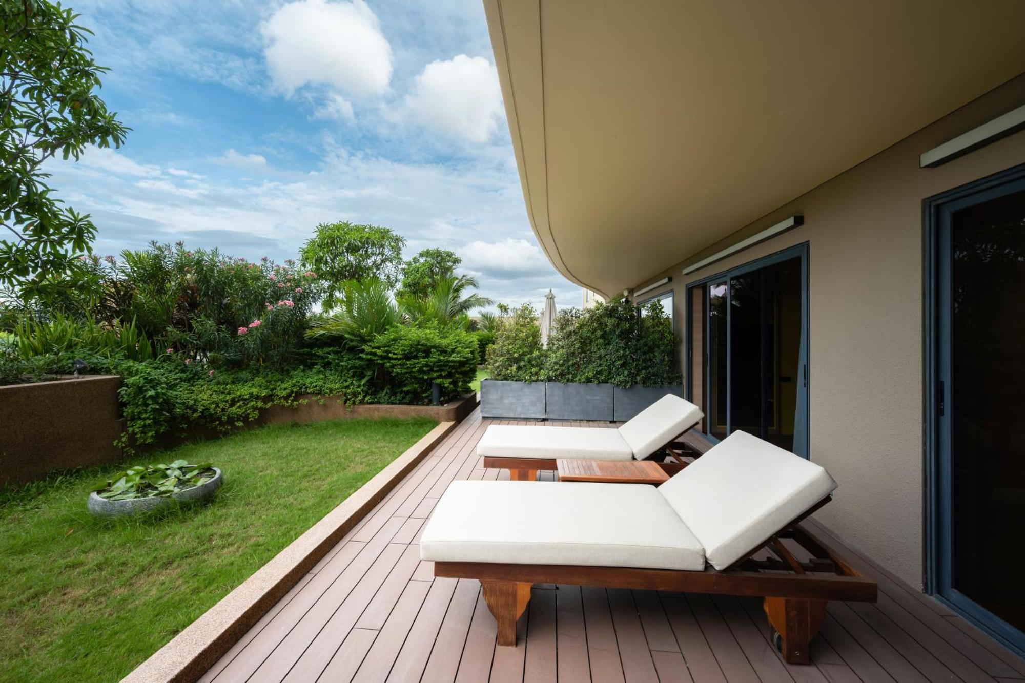 Sun & Moon, Riverside Hotel Phnom Penh Exterior foto