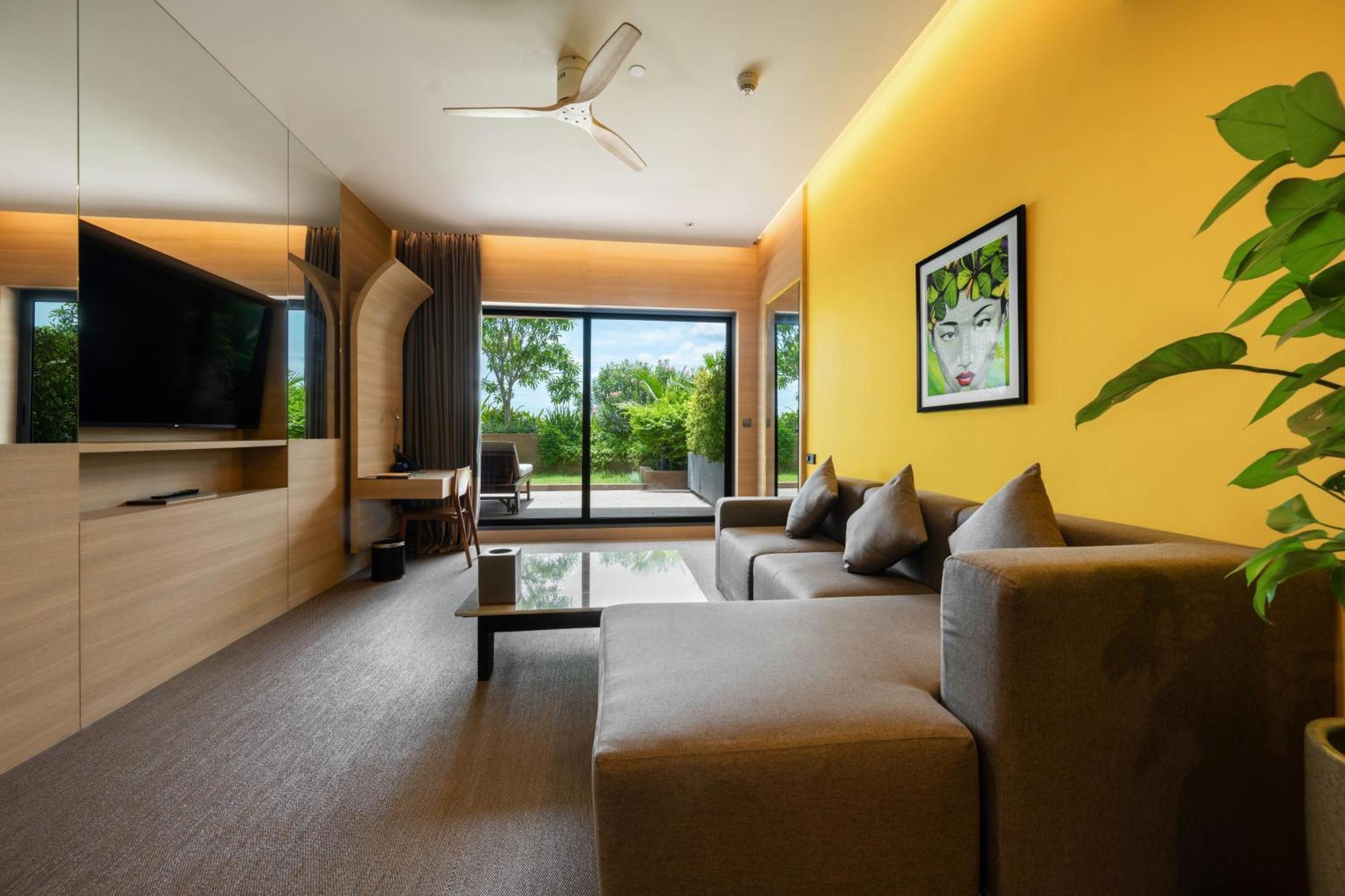 Sun & Moon, Riverside Hotel Phnom Penh Exterior foto